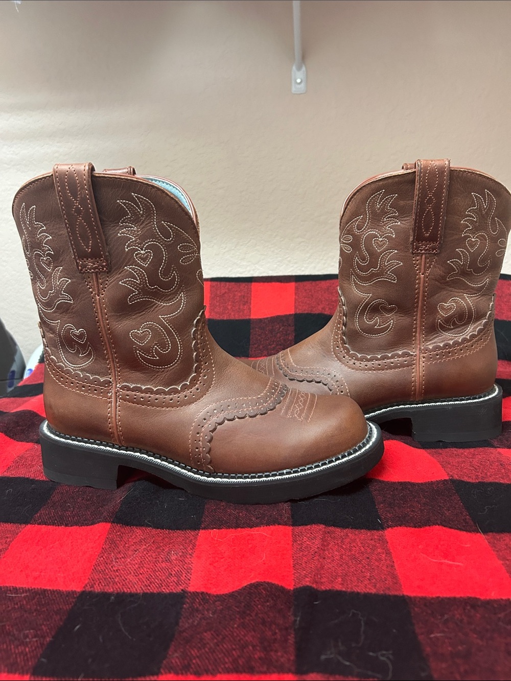 ARIAT FATBABY SADDLE BOOTS IN BROWN size 9 EUC - Picture 17 of 17